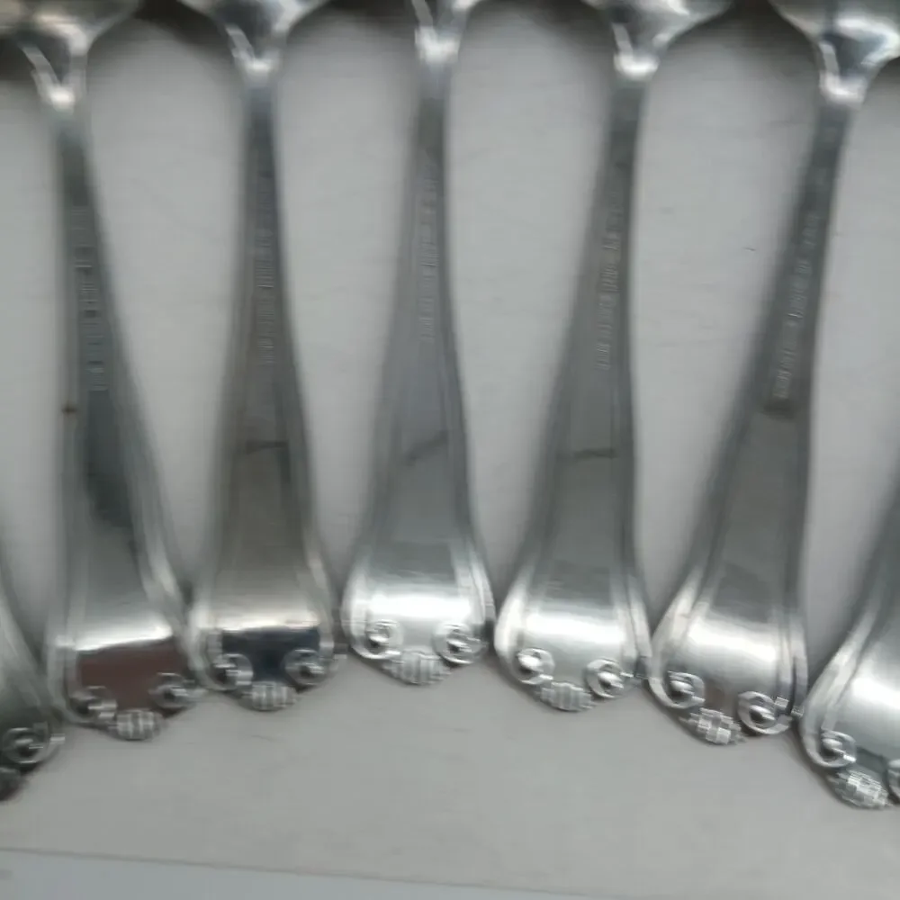 8X Tsp TOWLE Supreme STUART SHELL Stainless Teaspoons